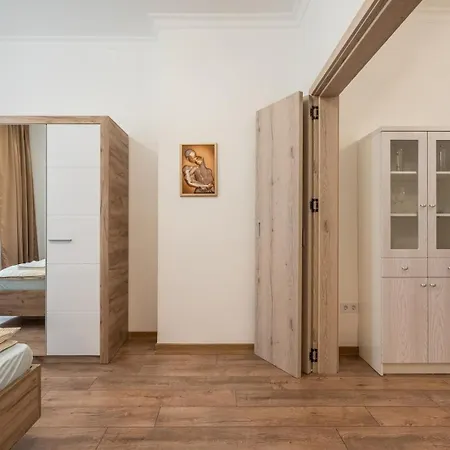 Modern Comfort In Sofia's Heart Апартаменты