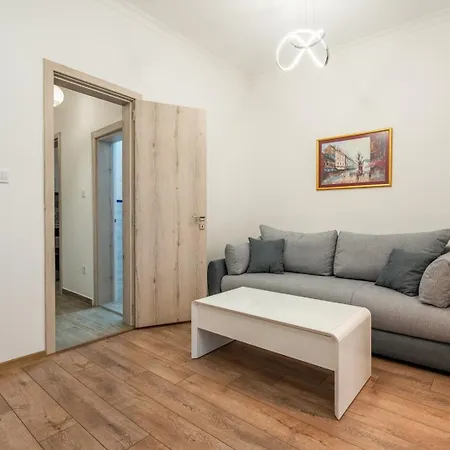 Modern Comfort In Sofia's Heart Апартаменты София