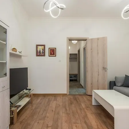 Modern Comfort In Sofia's Heart