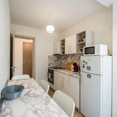 Modern Comfort In Sofia's Heart Апартаменты София